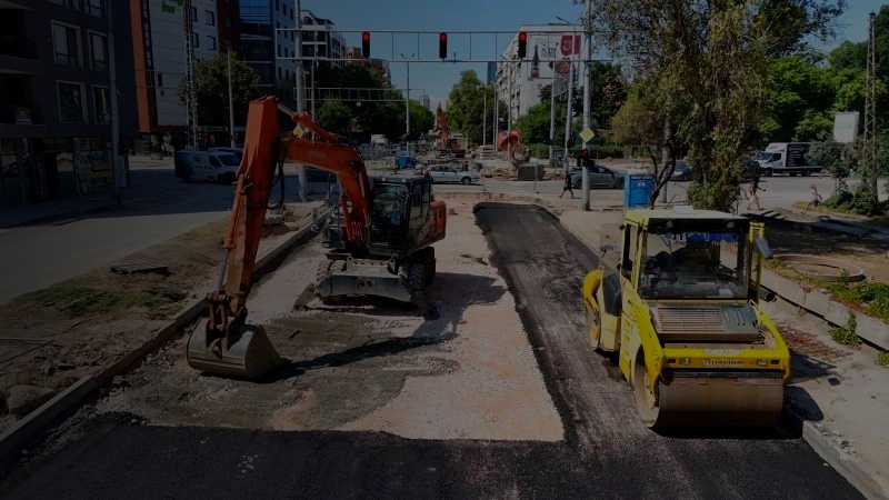 Дорожные и земляные работы на городском объекте